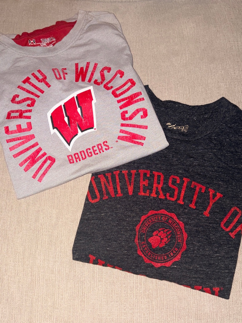 Under Armour Wisconsin Badgers Shirt Bundle - Youth Medium (8-10)